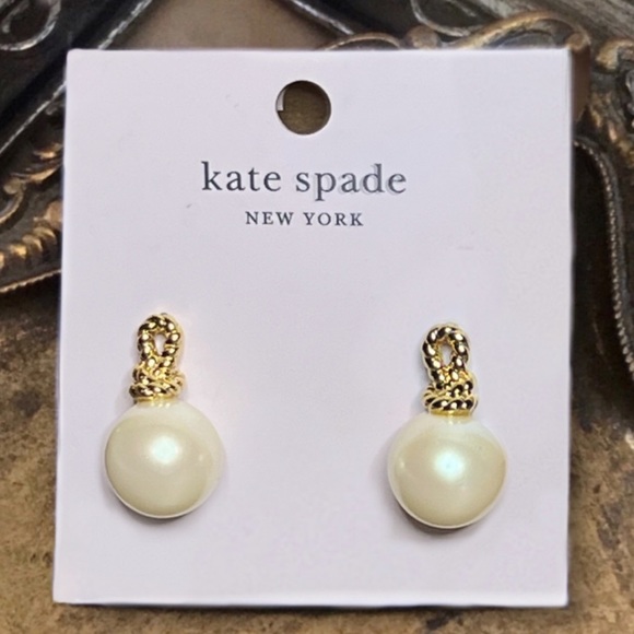 KATE SPADE • Sailor’s Knot Pearl Pendant Matching Necklace and Earrings Set - Picture 9 of 9